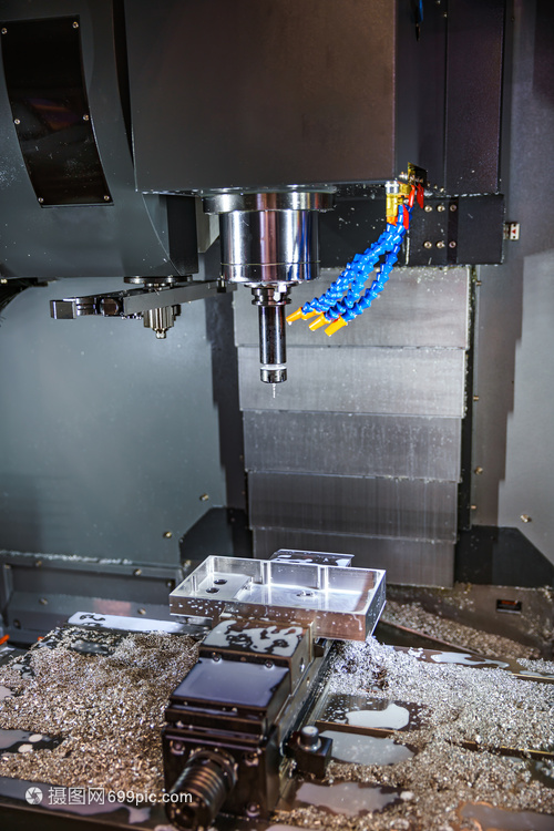 景深挑戰(zhàn)下的真實(shí)與模糊 金工數(shù)控銑床與現(xiàn)代金屬加工的技術(shù)探索